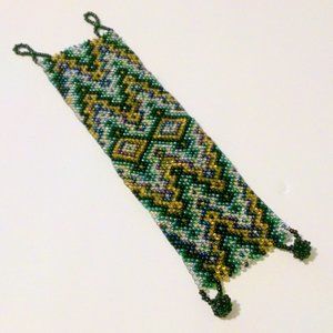 Vintage Hand Woven Ethnic Tribal   Design Seed Bead Bracelet